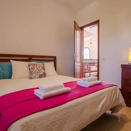 Nyaraló Luxury With Pool, 5 Min From The Beach Costa Teguise