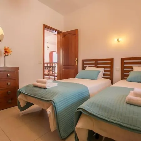Luxury With Pool, 5 Min From The Beach Prázdninový dům *