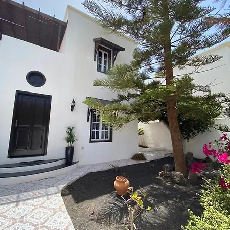 Luxury With Pool, 5 Min From The Beach Prázdninový dům Costa Teguise
